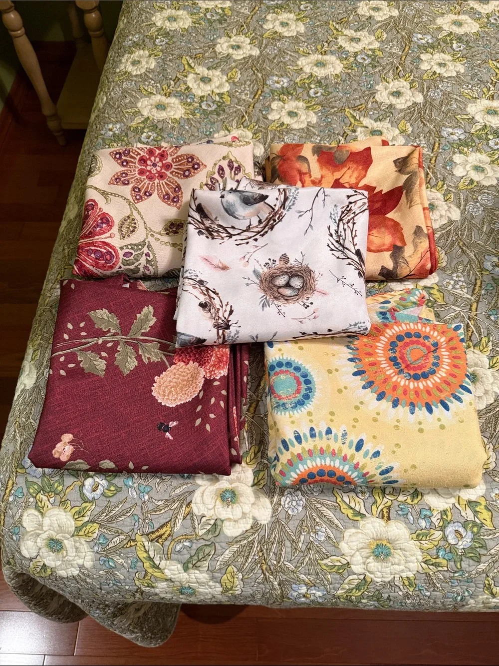 Tablecloths 70 inch round (5)